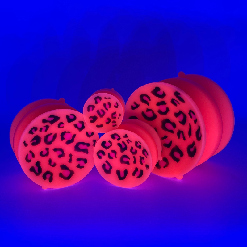 Double-sided suction cup 'Jem Leopard' UV/GITD medium