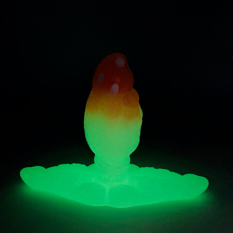 Skwee large plug large base Magical Mushroom GITD soft (OO30)